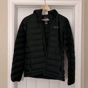 Mountain hardwear down jacket. Black, size small.
